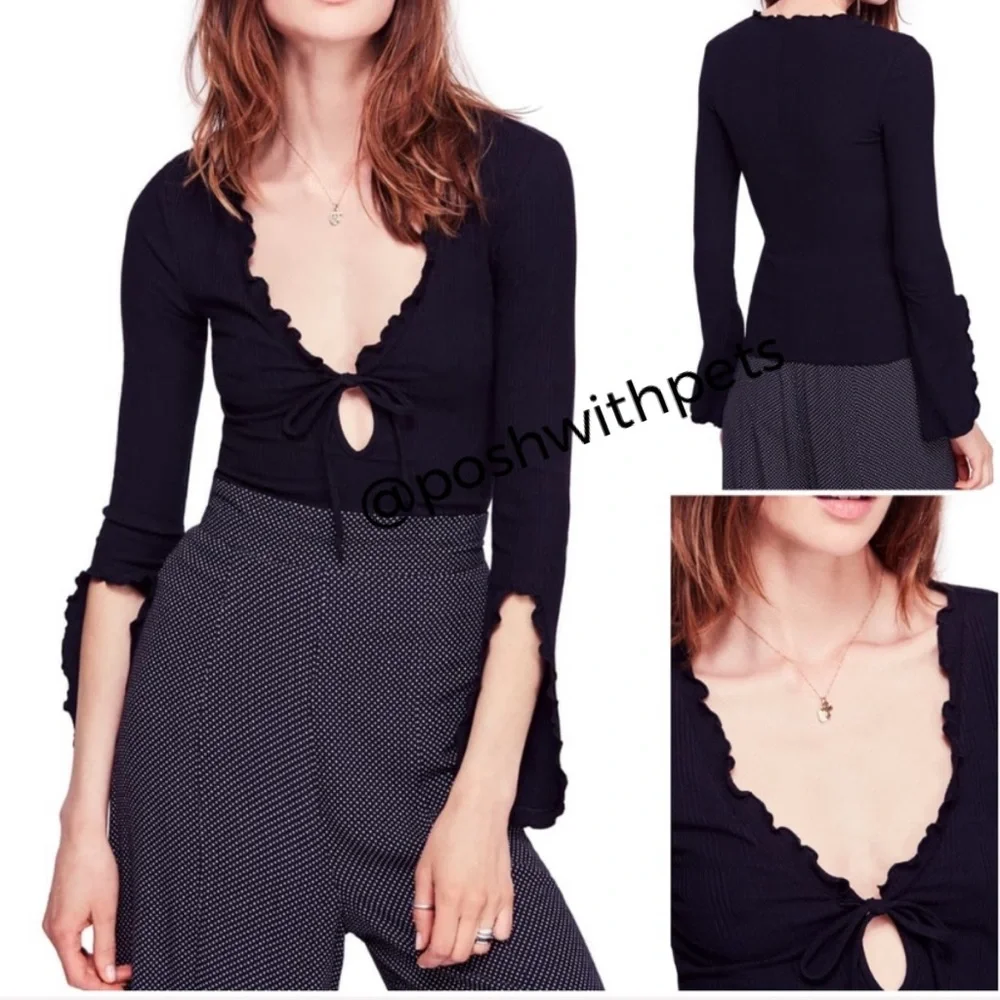 22 E Free People NWT Fall For You Ruffle Rib Keyhole Neck Knit Top Black Large N